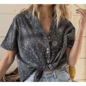 POL Paisley Gray Button Front Collared Boxy Woven Short Sleeve Shirt Women Sz S